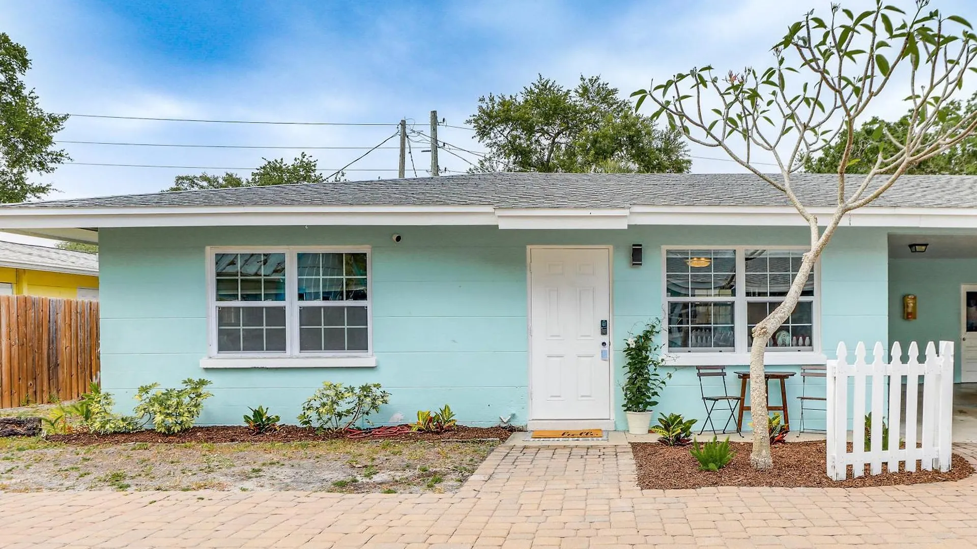 Sarasota Duplex In Gillespie Park 1 Mi To Dtwn! Villa 0*,  United States